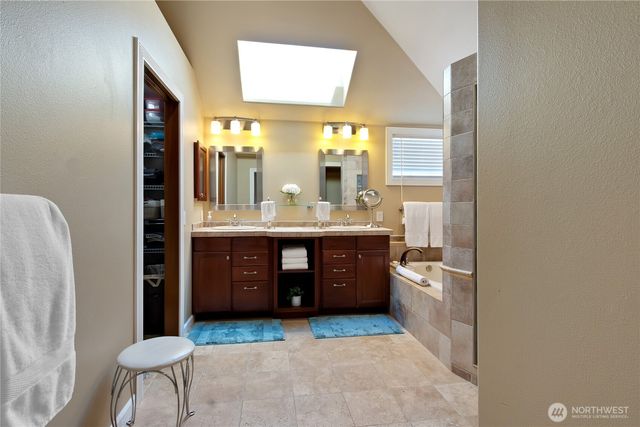 20425 96th Way S, Kent, WA 98031