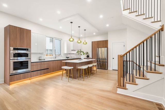 45 River Ave 45, Newton, MA 02464