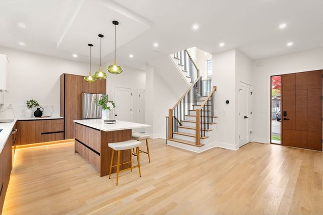 45 River Ave 45, Newton, MA 02464