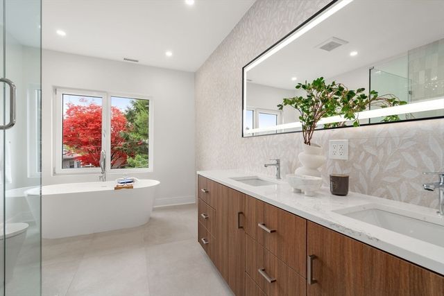 45 River Ave 45, Newton, MA 02464