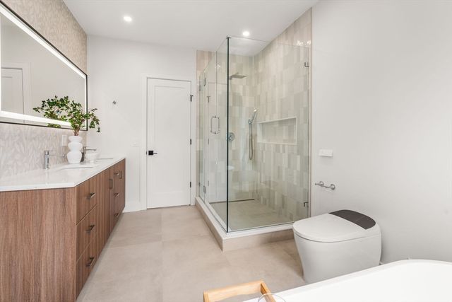 45 River Ave 45, Newton, MA 02464