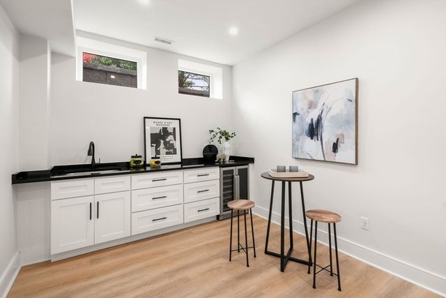 45 River Ave 45, Newton, MA 02464