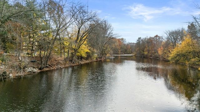 45 River Ave 45, Newton, MA 02464