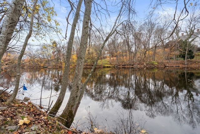 45 River Ave 45, Newton, MA 02464