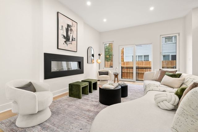 45 River Ave 45, Newton, MA 02464