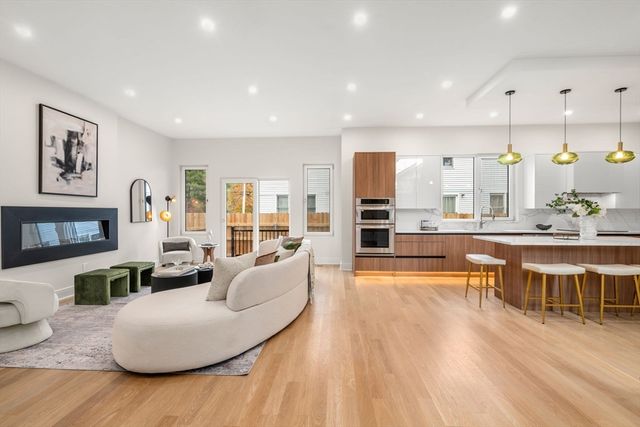 45 River Ave 45, Newton, MA 02464