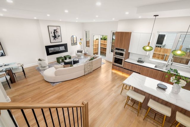 45 River Ave 45, Newton, MA 02464