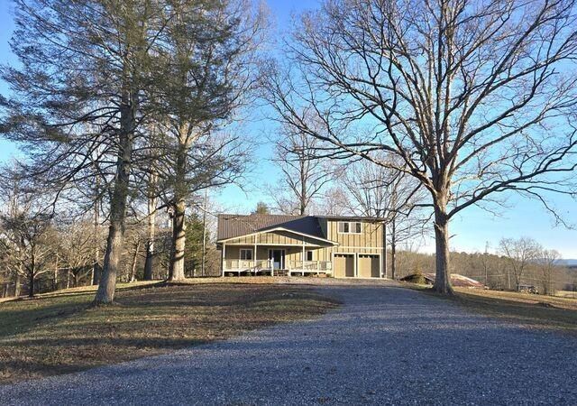 2417 Mobile Rd, Mccaysville, GA 30555