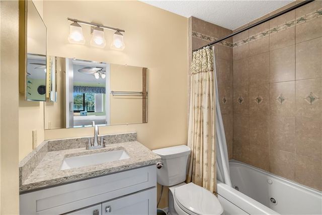 5720 Pelican Pointe Drive 3, Sebastian, FL 32958