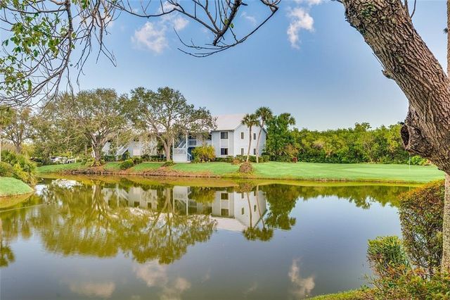 5720 Pelican Pointe Drive 3, Sebastian, FL 32958