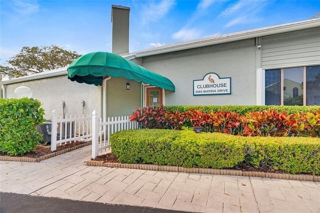 5720 Pelican Pointe Drive 3, Sebastian, FL 32958