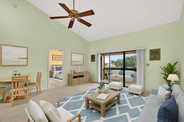 5720 Pelican Pointe Drive 3, Sebastian, FL 32958