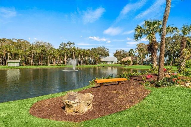 5720 Pelican Pointe Drive 3, Sebastian, FL 32958