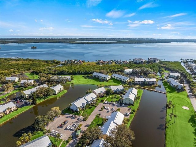 5720 Pelican Pointe Drive 3, Sebastian, FL 32958