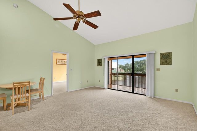 5720 Pelican Pointe Drive 3, Sebastian, FL 32958