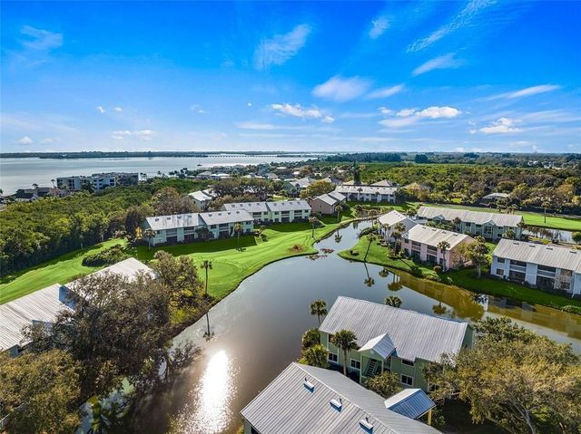 5720 Pelican Pointe Drive 3, Sebastian, FL 32958