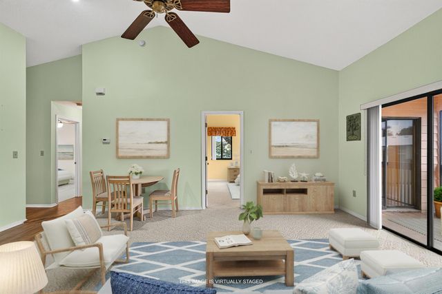 5720 Pelican Pointe Drive 3, Sebastian, FL 32958