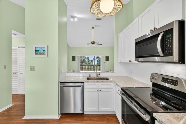 5720 Pelican Pointe Drive 3, Sebastian, FL 32958