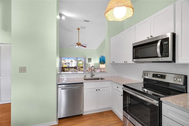 5720 Pelican Pointe Drive 3, Sebastian, FL 32958