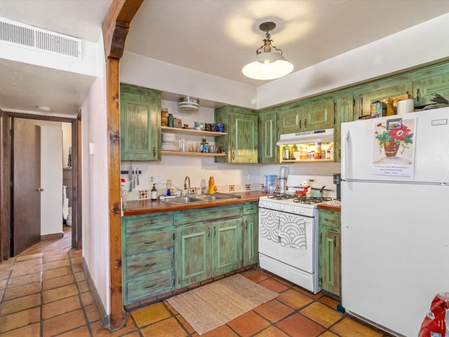 414 A and B Camino Don Miguel, Santa Fe, NM 87505