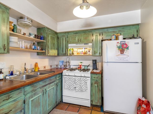 414 A and B Camino Don Miguel, Santa Fe, NM 87505