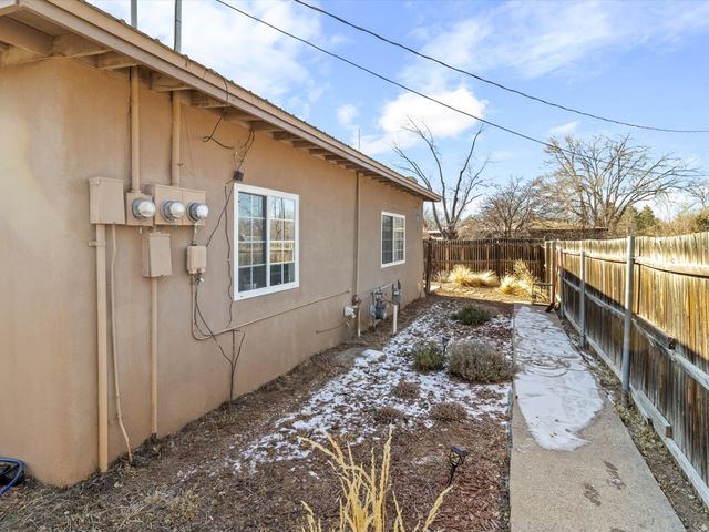 414 A and B Camino Don Miguel, Santa Fe, NM 87505