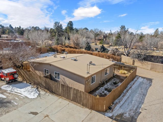 414 A and B Camino Don Miguel, Santa Fe, NM 87505