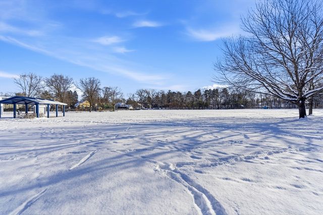 42 Sunnyside Lane, Concord, MA 01742