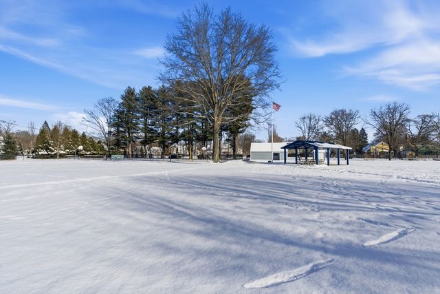 42 Sunnyside Lane, Concord, MA 01742