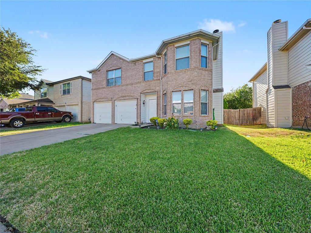 8513 Horse Whisper Lane, Fort Worth, TX 76131 — exterior