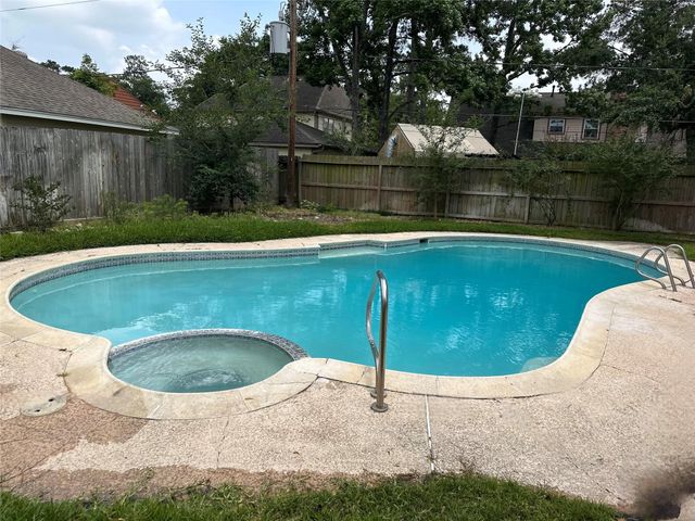 3411 Stoney Oak Drive, Houston, TX 77068