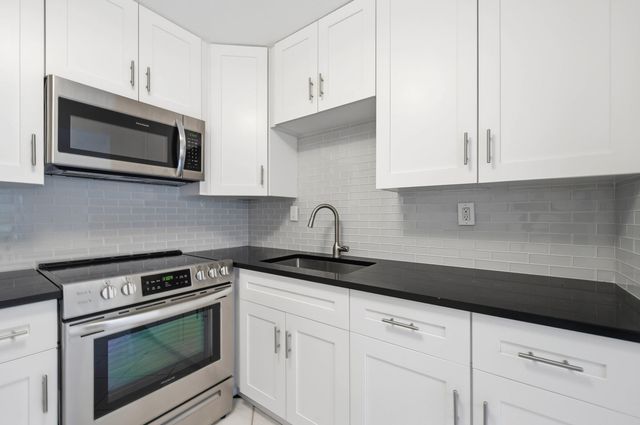 249 Burgundy F, Delray Beach, FL 33484