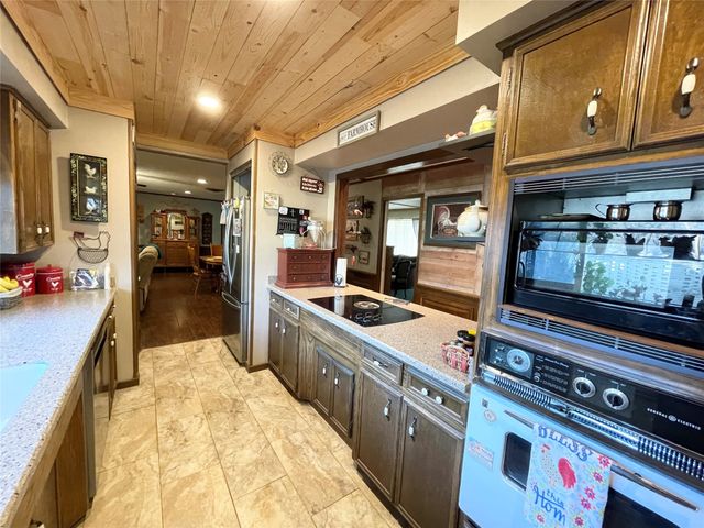 14 Robinhood Lane, Bridgeport, TX 76426