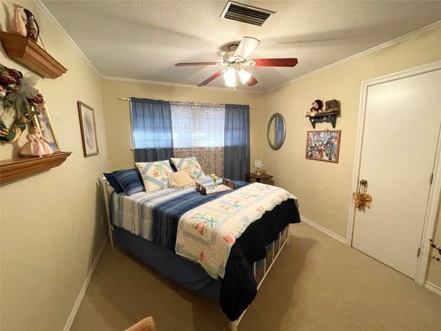 14 Robinhood Lane, Bridgeport, TX 76426