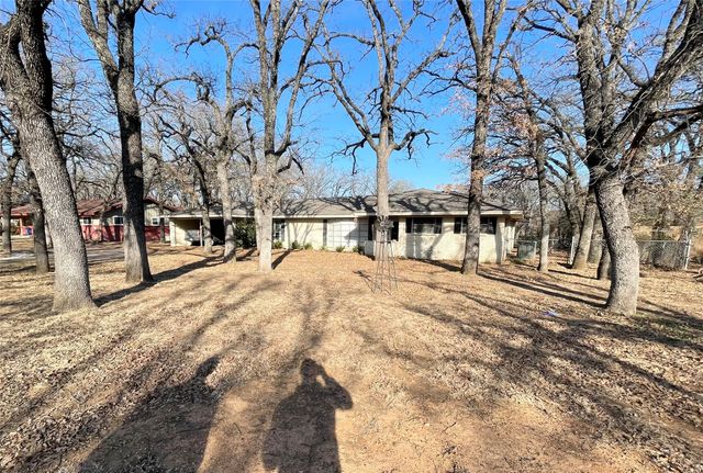 14 Robinhood Lane, Bridgeport, TX 76426