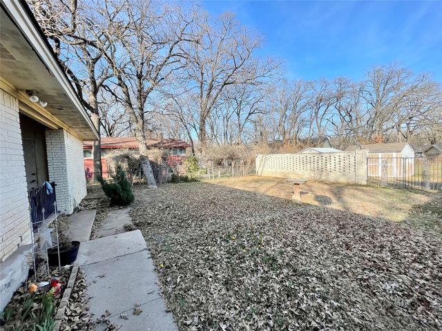 14 Robinhood Lane, Bridgeport, TX 76426