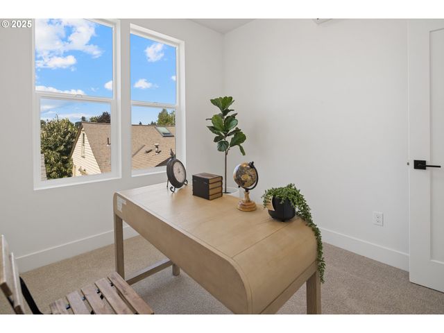 4512 Ne WYGANT St, Portland, OR 97218