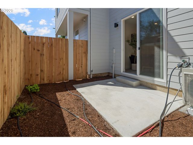 4512 Ne WYGANT St, Portland, OR 97218