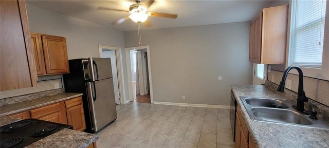 215 Summit Avenue, Glen Carbon, IL 62034