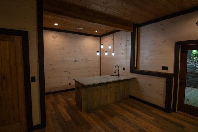 1990 Big Creek, Blue Ridge, GA 30513