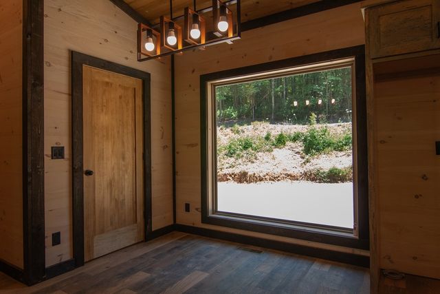 1990 Big Creek, Blue Ridge, GA 30513