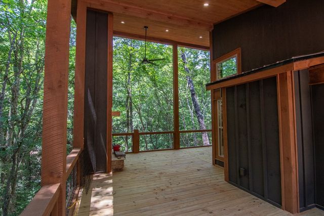 1990 Big Creek, Blue Ridge, GA 30513