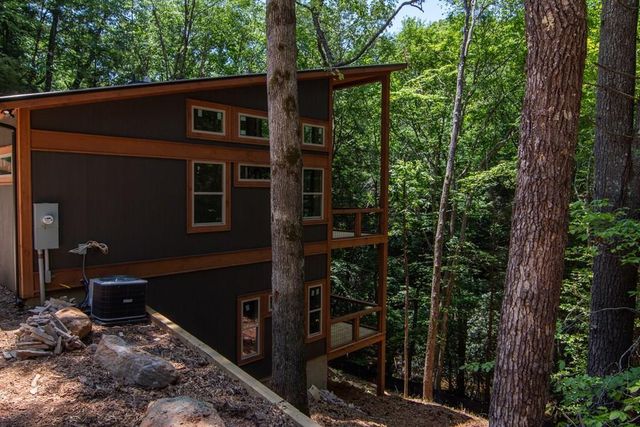 1990 Big Creek, Blue Ridge, GA 30513