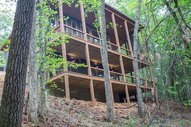 1990 Big Creek, Blue Ridge, GA 30513