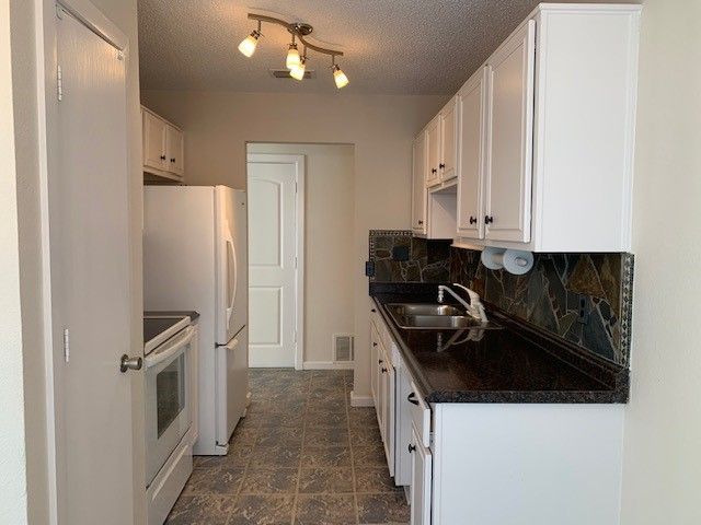 766 Deauville Circle E, Fort Worth, TX 76108