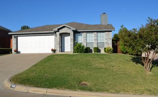 766 Deauville Circle E, Fort Worth, TX 76108