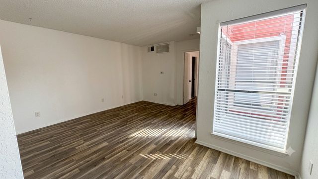 9811 Walnut Street F201, Dallas, TX 75243