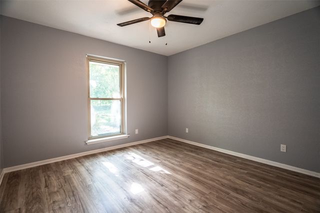 149 Lassetter Drive, Red Oak, TX 75154