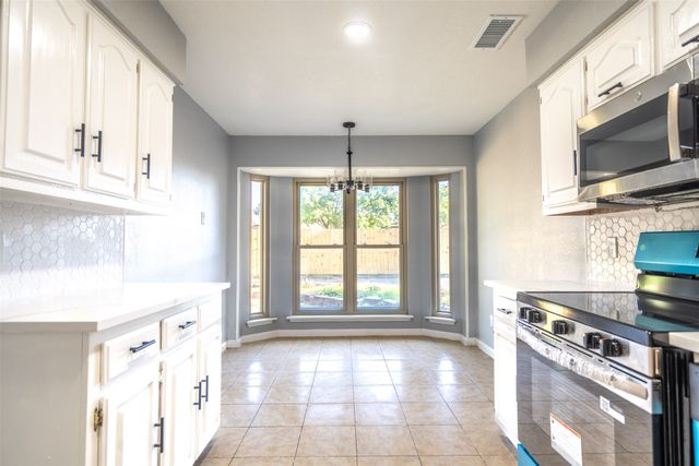 149 Lassetter Drive, Red Oak, TX 75154
