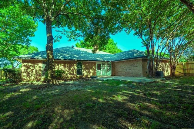 149 Lassetter Drive, Red Oak, TX 75154